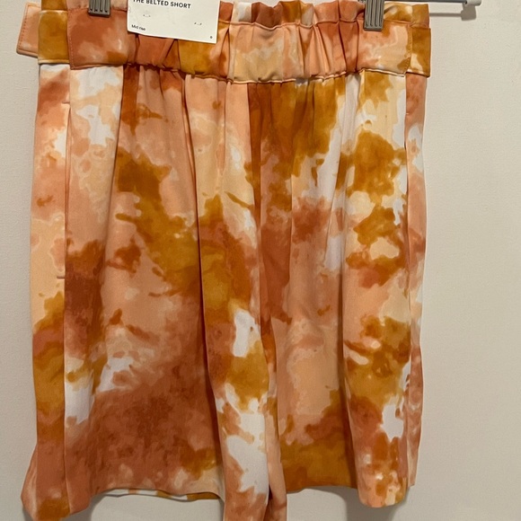 Ann Taylor Factory pleated, tie-dye, belted mid rise short. Size 0. - Picture 7 of 16